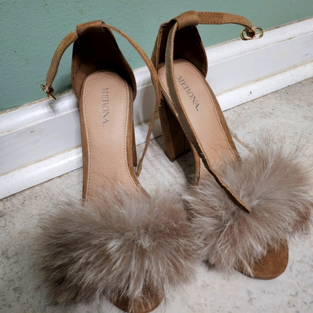 Womans Size 6 merona high heel